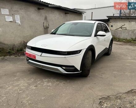 Белый Хендай Ioniq 5, объемом двигателя 0 л и пробегом 54 тыс. км за 18900 $, фото 3 на Automoto.ua