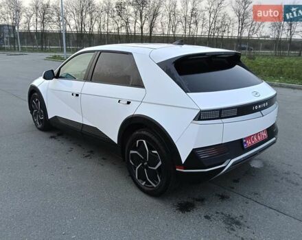 Белый Хендай Ioniq 5, объемом двигателя 0 л и пробегом 10 тыс. км за 27000 $, фото 2 на Automoto.ua