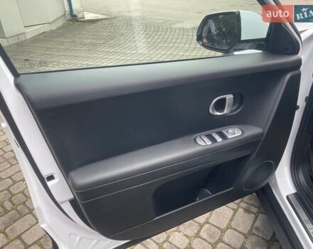 Белый Хендай Ioniq 5, объемом двигателя 0 л и пробегом 30 тыс. км за 29900 $, фото 10 на Automoto.ua