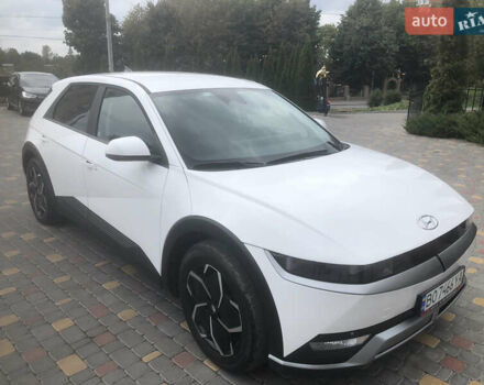 Белый Хендай Ioniq 5, объемом двигателя 0 л и пробегом 30 тыс. км за 26700 $, фото 2 на Automoto.ua