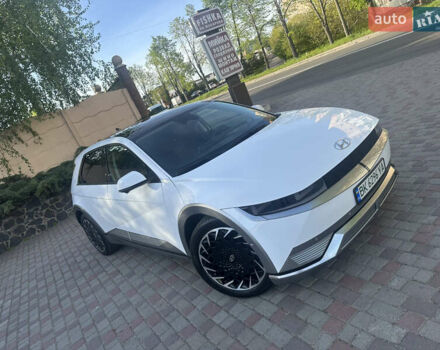 Белый Хендай Ioniq 5, объемом двигателя 0 л и пробегом 29 тыс. км за 28400 $, фото 4 на Automoto.ua