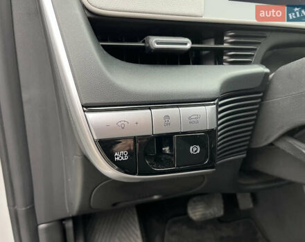 Белый Хендай Ioniq 5, объемом двигателя 0 л и пробегом 3 тыс. км за 26750 $, фото 11 на Automoto.ua