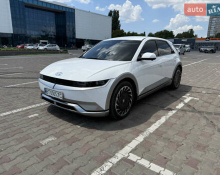 Белый Хендай Ioniq 5, объемом двигателя 0 л и пробегом 28 тыс. км за 33500 $, фото 1 на Automoto.ua