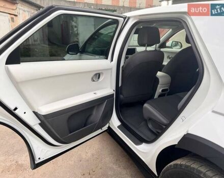 Белый Хендай Ioniq 5, объемом двигателя 0 л и пробегом 54 тыс. км за 18900 $, фото 10 на Automoto.ua