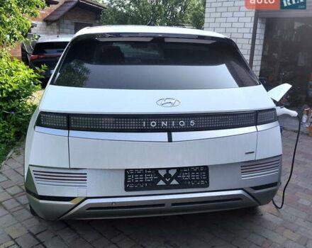 Белый Хендай Ioniq 5, объемом двигателя 0 л и пробегом 33 тыс. км за 31900 $, фото 4 на Automoto.ua