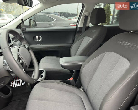 Белый Хендай Ioniq 5, объемом двигателя 0 л и пробегом 3 тыс. км за 26750 $, фото 9 на Automoto.ua