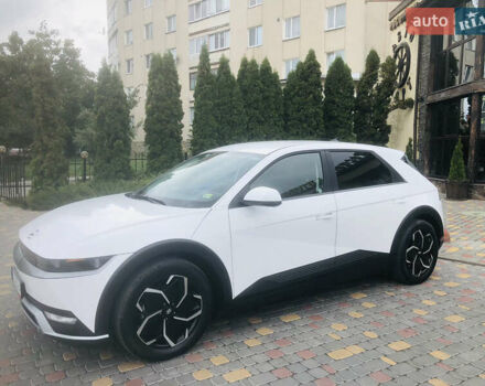 Белый Хендай Ioniq 5, объемом двигателя 0 л и пробегом 30 тыс. км за 26700 $, фото 17 на Automoto.ua