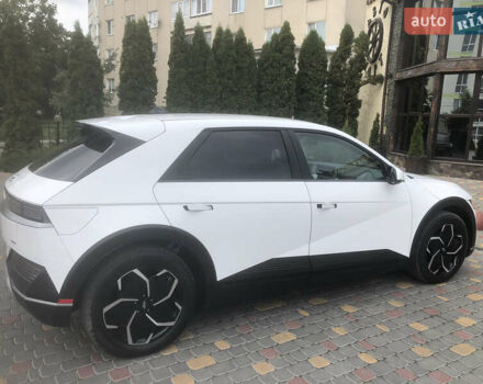 Белый Хендай Ioniq 5, объемом двигателя 0 л и пробегом 30 тыс. км за 26700 $, фото 7 на Automoto.ua