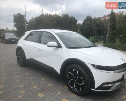 Белый Хендай Ioniq 5, объемом двигателя 0 л и пробегом 30 тыс. км за 26700 $, фото 3 на Automoto.ua