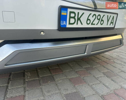 Белый Хендай Ioniq 5, объемом двигателя 0 л и пробегом 29 тыс. км за 28400 $, фото 39 на Automoto.ua