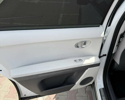 Белый Хендай Ioniq 5, объемом двигателя 0 л и пробегом 28 тыс. км за 33500 $, фото 12 на Automoto.ua