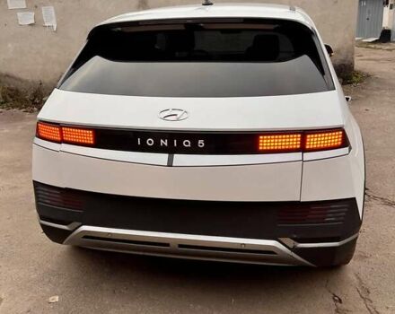 Белый Хендай Ioniq 5, объемом двигателя 0 л и пробегом 54 тыс. км за 18900 $, фото 7 на Automoto.ua