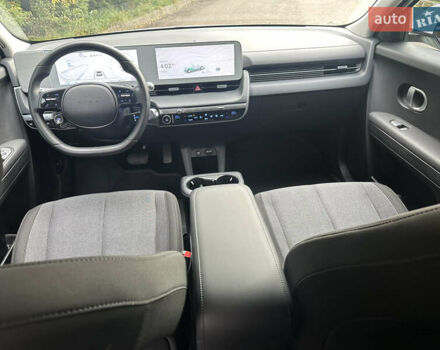 Белый Хендай Ioniq 5, объемом двигателя 0 л и пробегом 40 тыс. км за 26900 $, фото 20 на Automoto.ua