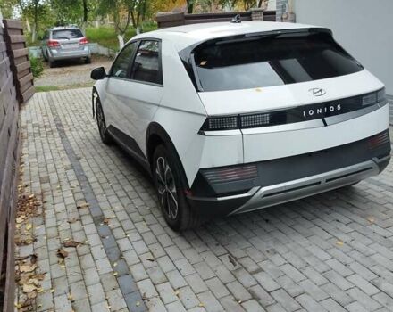 Белый Хендай Ioniq 5, объемом двигателя 0 л и пробегом 5 тыс. км за 14000 $, фото 3 на Automoto.ua