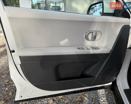 Білий Хендай Ioniq 5, об'ємом двигуна 0 л та пробігом 17 тис. км за 26500 $, фото 31 на Automoto.ua