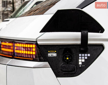 Белый Хендай Ioniq 5, объемом двигателя 0 л и пробегом 2 тыс. км за 33000 $, фото 19 на Automoto.ua