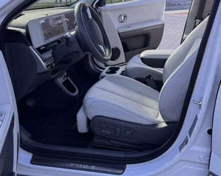 Белый Хендай Ioniq 5, объемом двигателя 0 л и пробегом 23 тыс. км за 31500 $, фото 6 на Automoto.ua