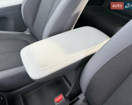 Білий Хендай Ioniq 5, об'ємом двигуна 0 л та пробігом 17 тис. км за 26500 $, фото 40 на Automoto.ua