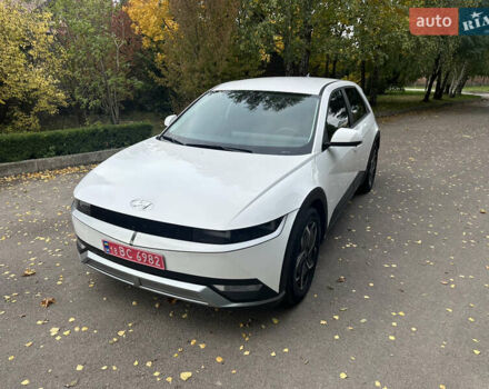 Белый Хендай Ioniq 5, объемом двигателя 0 л и пробегом 40 тыс. км за 26900 $, фото 12 на Automoto.ua