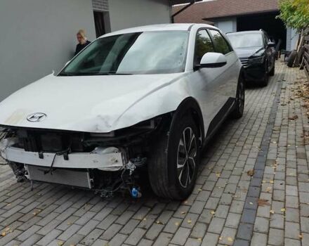 Белый Хендай Ioniq 5, объемом двигателя 0 л и пробегом 5 тыс. км за 14000 $, фото 2 на Automoto.ua
