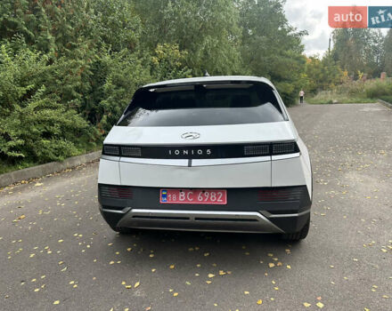 Белый Хендай Ioniq 5, объемом двигателя 0 л и пробегом 40 тыс. км за 26900 $, фото 7 на Automoto.ua