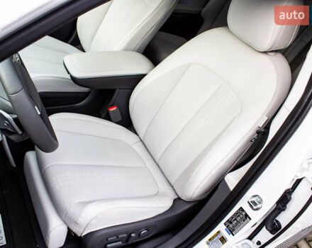 Белый Хендай Ioniq 5, объемом двигателя 0 л и пробегом 2 тыс. км за 33000 $, фото 58 на Automoto.ua