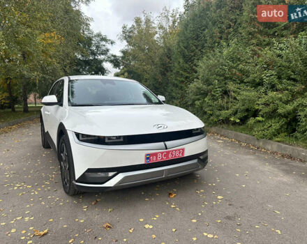 Белый Хендай Ioniq 5, объемом двигателя 0 л и пробегом 40 тыс. км за 26900 $, фото 1 на Automoto.ua