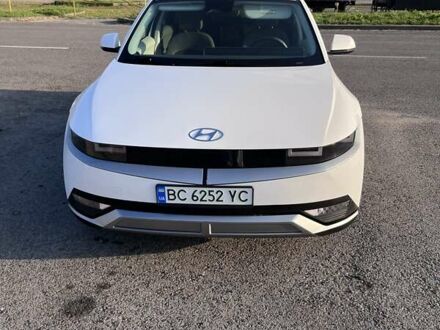 Белый Хендай Ioniq 5, объемом двигателя 0 л и пробегом 68 тыс. км за 23600 $, фото 1 на Automoto.ua
