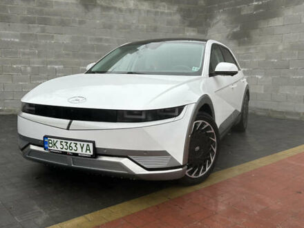 Хендай Ioniq 5 2022 в Ровно на Automoto.ua Белый Хендай Ioniq 5, объемом двигателя 0 л и пробегом 66 тыс. км за 28100 $, фото 1 на Automoto.ua