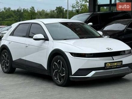 Хендай Ioniq 5 2022 в Черновцах на Automoto.ua Белый Хендай Ioniq 5, объемом двигателя 0 л и пробегом 78 тыс. км за 27000 $, фото 1 на Automoto.ua
