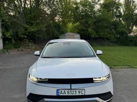 Хендай Ioniq 5 2023 в Киеве на Automoto.ua Белый Хендай Ioniq 5, объемом двигателя 0 л и пробегом 28 тыс. км за 26999 $, фото 1 на Automoto.ua
