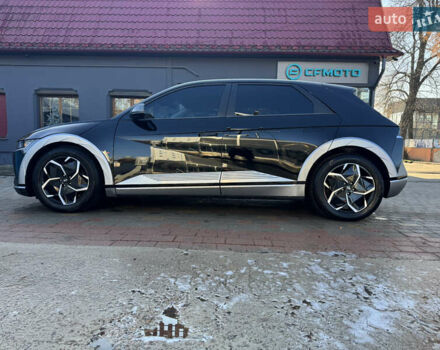 Черный Хендай Ioniq 5, объемом двигателя 0 л и пробегом 80 тыс. км за 24600 $, фото 5 на Automoto.ua