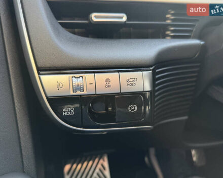 Черный Хендай Ioniq 5, объемом двигателя 0 л и пробегом 160 тыс. км за 22999 $, фото 52 на Automoto.ua