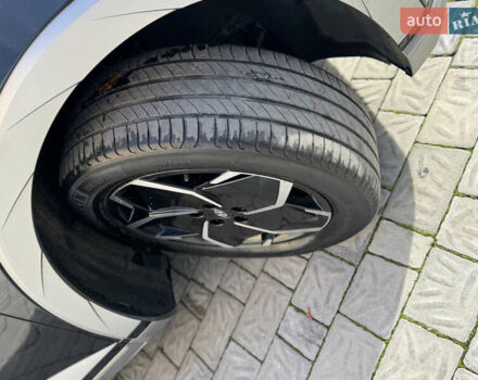 Черный Хендай Ioniq 5, объемом двигателя 0 л и пробегом 160 тыс. км за 22999 $, фото 69 на Automoto.ua