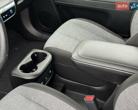 Черный Хендай Ioniq 5, объемом двигателя 0 л и пробегом 87 тыс. км за 25700 $, фото 18 на Automoto.ua