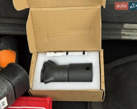 Черный Хендай Ioniq 5, объемом двигателя 0 л и пробегом 87 тыс. км за 25700 $, фото 34 на Automoto.ua