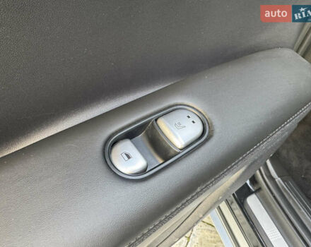 Черный Хендай Ioniq 5, объемом двигателя 0 л и пробегом 160 тыс. км за 22999 $, фото 17 на Automoto.ua