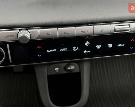 Чорний Хендай Ioniq 5, об'ємом двигуна 0 л та пробігом 83 тис. км за 25724 $, фото 19 на Automoto.ua