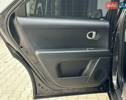 Черный Хендай Ioniq 5, объемом двигателя 0 л и пробегом 156 тыс. км за 22999 $, фото 54 на Automoto.ua