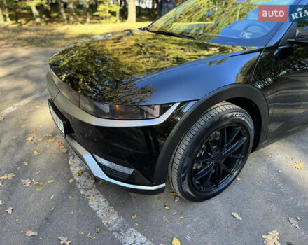 Черный Хендай Ioniq 5, объемом двигателя 0 л и пробегом 33 тыс. км за 25999 $, фото 3 на Automoto.ua