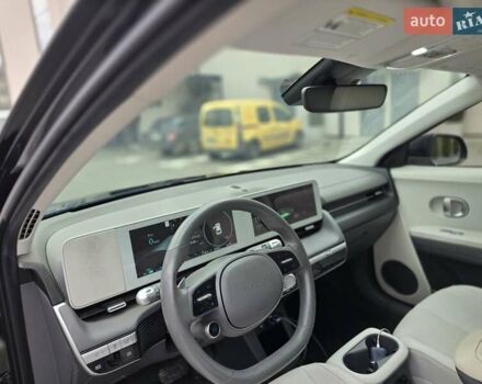 Черный Хендай Ioniq 5, объемом двигателя 0 л и пробегом 105 тыс. км за 19900 $, фото 6 на Automoto.ua