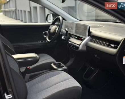 Черный Хендай Ioniq 5, объемом двигателя 0 л и пробегом 156 тыс. км за 22999 $, фото 73 на Automoto.ua