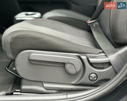 Черный Хендай Ioniq 5, объемом двигателя 0 л и пробегом 156 тыс. км за 22999 $, фото 64 на Automoto.ua