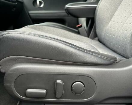 Черный Хендай Ioniq 5, объемом двигателя 0 л и пробегом 70 тыс. км за 23500 $, фото 46 на Automoto.ua