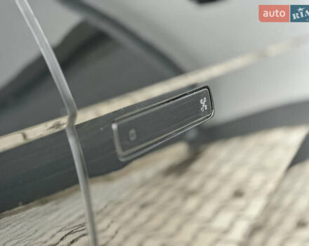 Черный Хендай Ioniq 5, объемом двигателя 0 л и пробегом 156 тыс. км за 22999 $, фото 41 на Automoto.ua