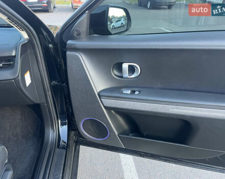 Черный Хендай Ioniq 5, объемом двигателя 0 л и пробегом 45 тыс. км за 24500 $, фото 24 на Automoto.ua