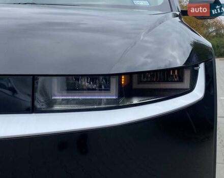 Черный Хендай Ioniq 5, объемом двигателя 0 л и пробегом 54 тыс. км за 28500 $, фото 5 на Automoto.ua