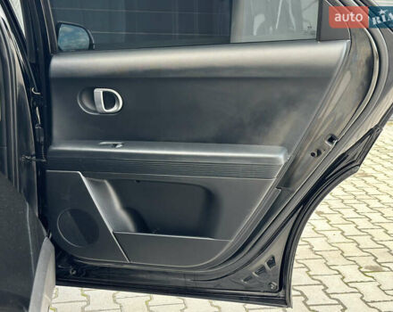 Черный Хендай Ioniq 5, объемом двигателя 0 л и пробегом 156 тыс. км за 22999 $, фото 56 на Automoto.ua