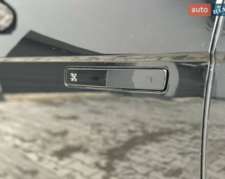 Черный Хендай Ioniq 5, объемом двигателя 0 л и пробегом 156 тыс. км за 22999 $, фото 42 на Automoto.ua