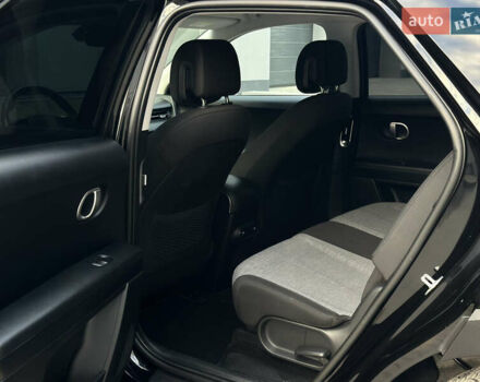 Черный Хендай Ioniq 5, объемом двигателя 0 л и пробегом 156 тыс. км за 22999 $, фото 74 на Automoto.ua